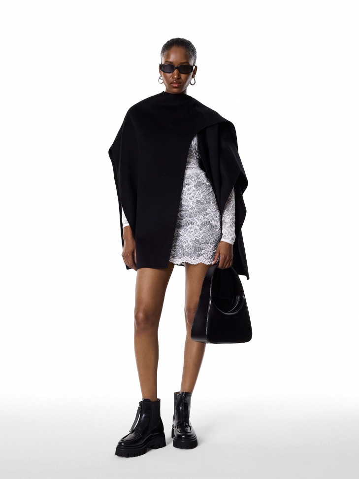 Czarne trzewiki z prostą cholewką na zamek