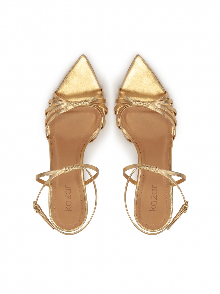 Złote sandały ze spiczastym noskiem