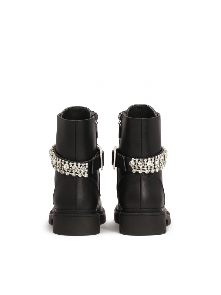 Skórzane trzewiki z odpinanym zdobionym paskiem