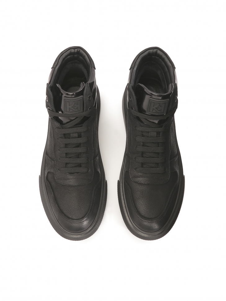 Czarne sneakersy z wysoką cholewką