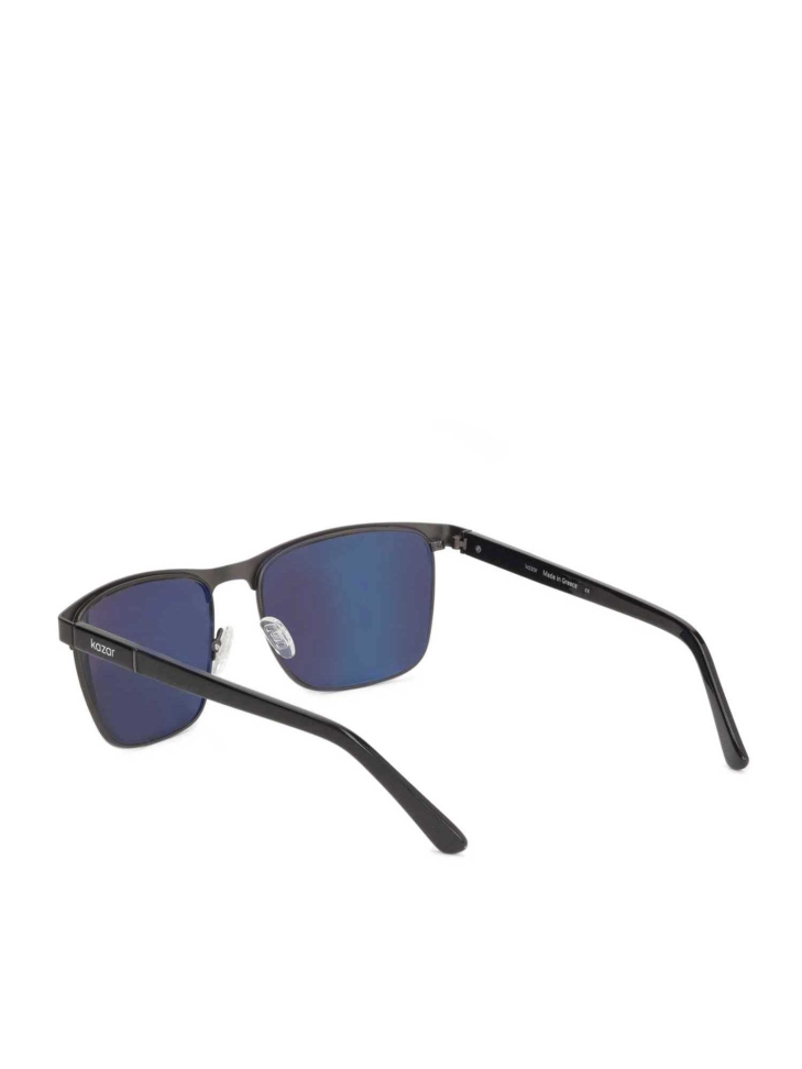 Czarne okulary przeciwsłoneczne