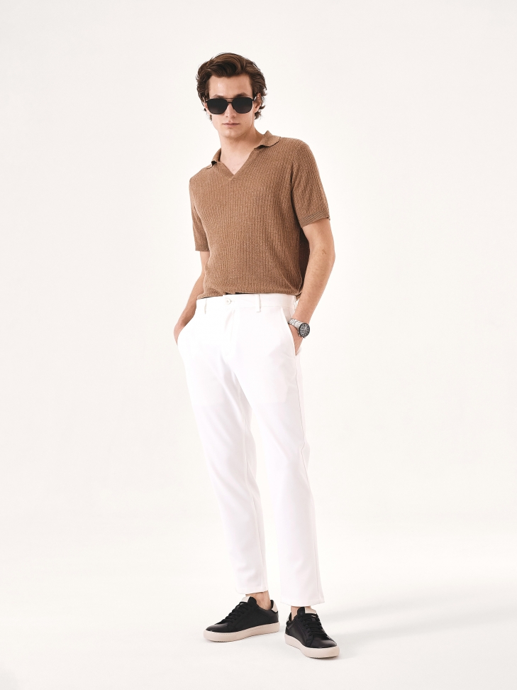 Zegarek ze srebrną bransoletą i czarną tarczą