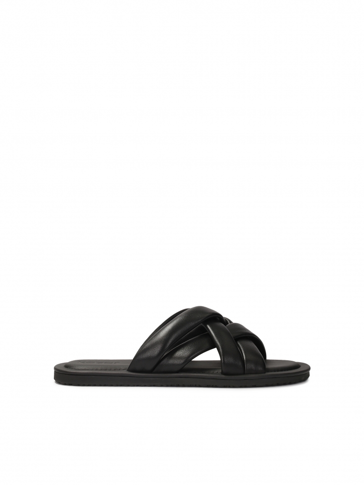 Skórzane klapki z miękkimi paskami