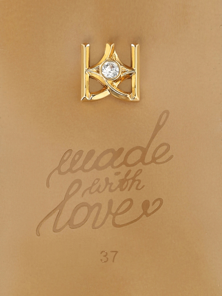 Beżowe czółenka ślubne z noskiem w szpic wykonane z tkaniny