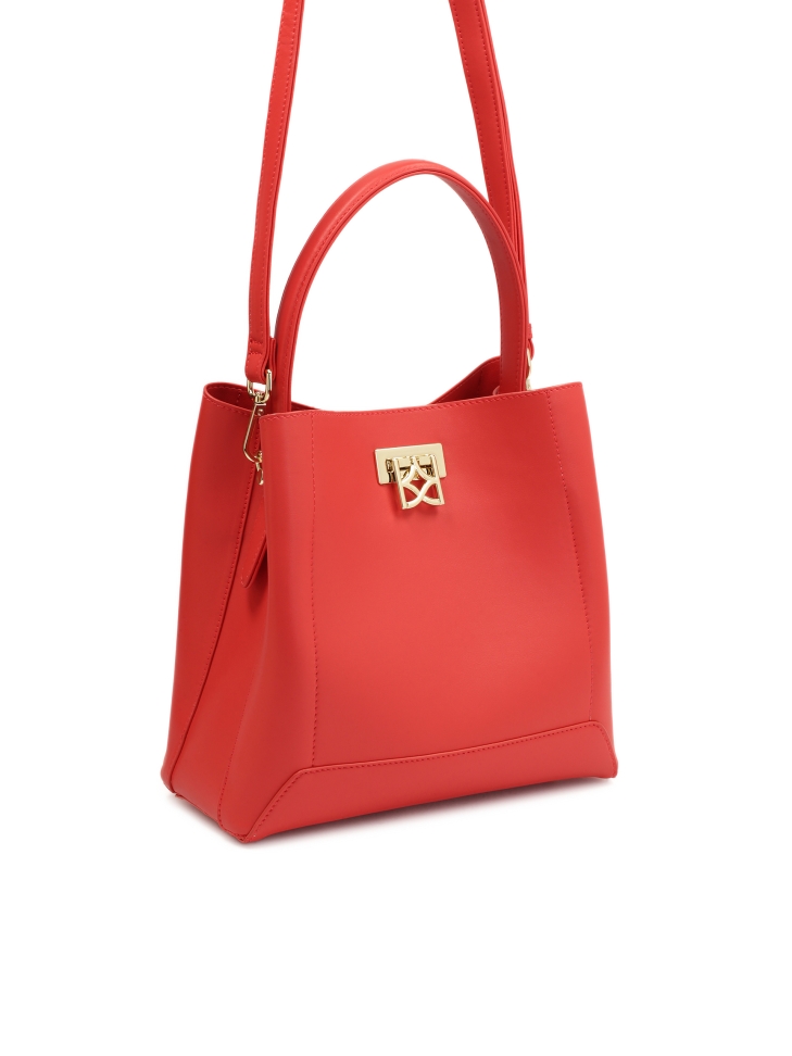 Czerwona torebka ze sztywnym spodem