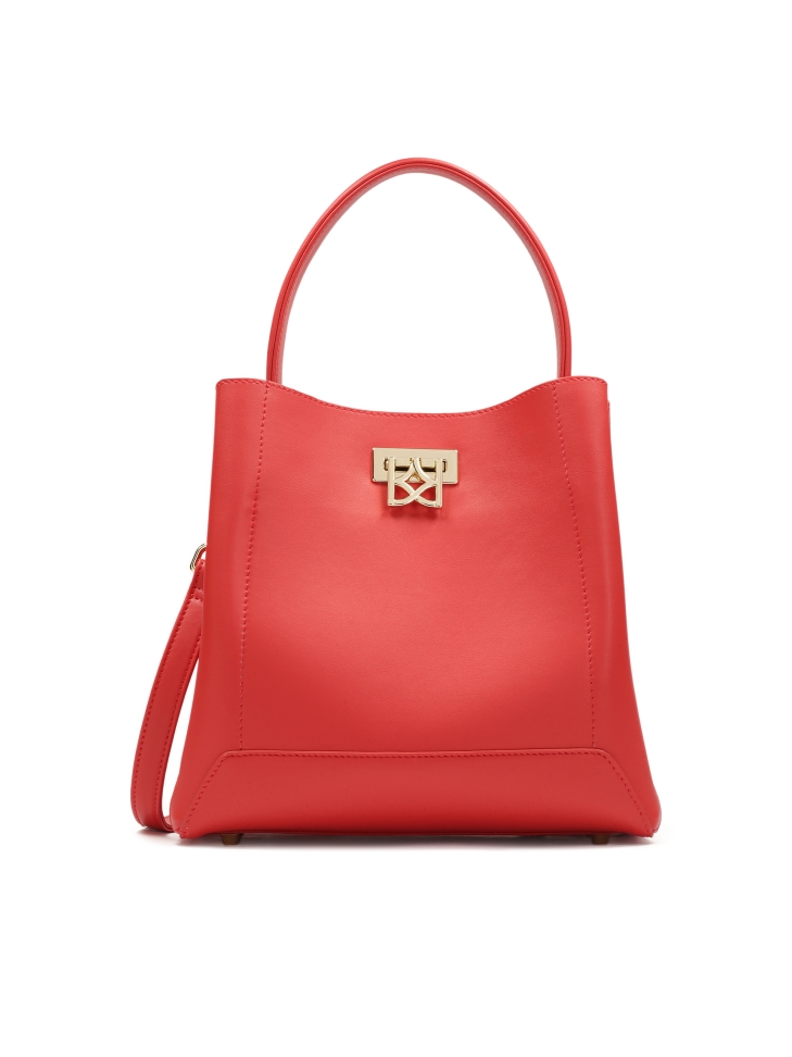 Czerwona torebka ze sztywnym spodem