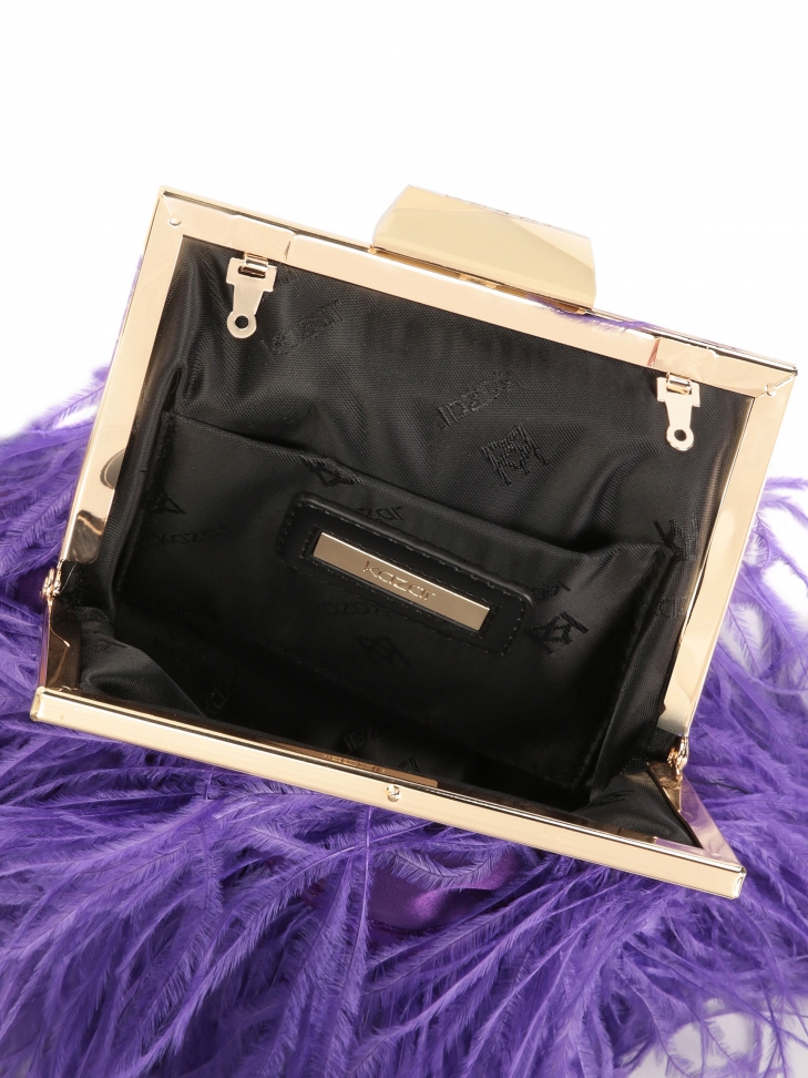 Fioletowa torebka z piórami