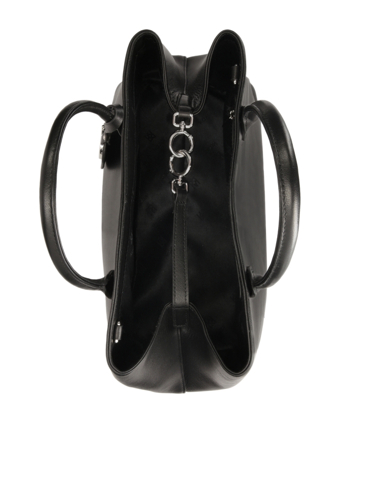 Czarna skórzana torebka w stylu minimal