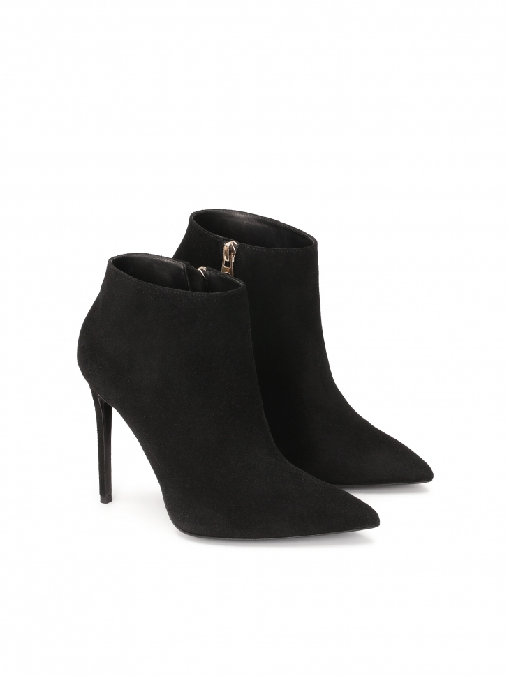 Zamszowe botki z noskami w szpic