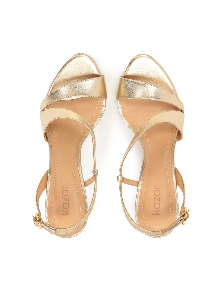 Złote skórzane sandały na obcasie