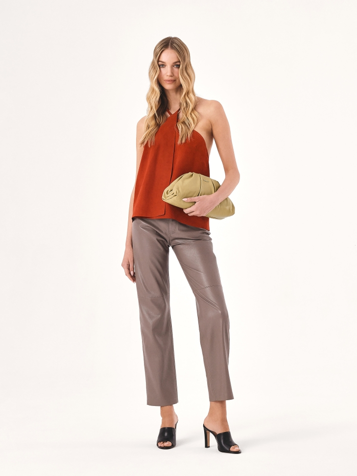 Czarne klapki na obcasie z szerokim paskiem