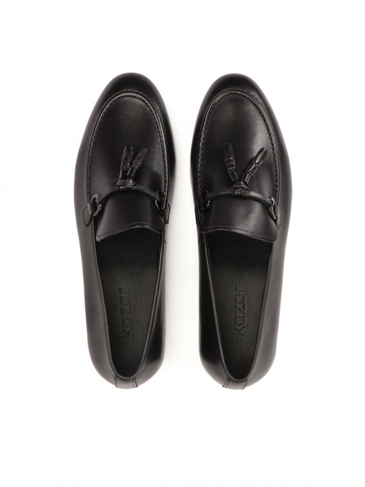 Czarne loafersy z frędzlem
