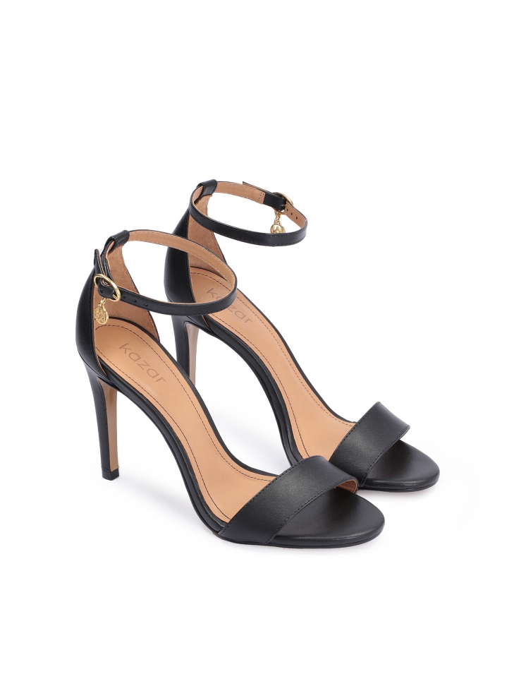 Klasyczne czarne sandały damskie z zaytą piętą