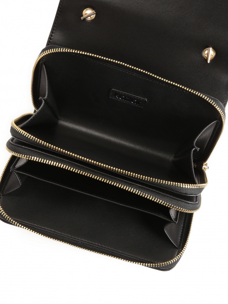 Czarna skórzana listonoszka na łańcuszku