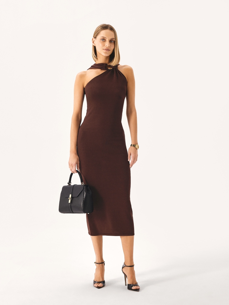 Lakierowane sandały ze spiczastymi noskami