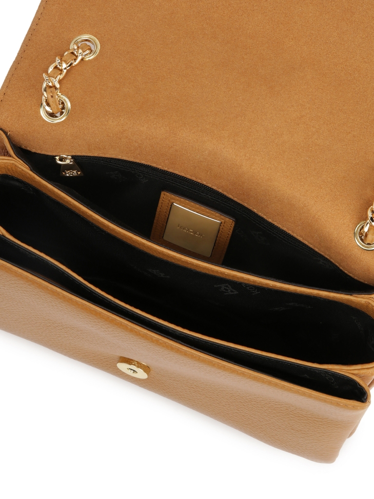 Jasnobrązowa torebka z poprzecznym przeszyciem