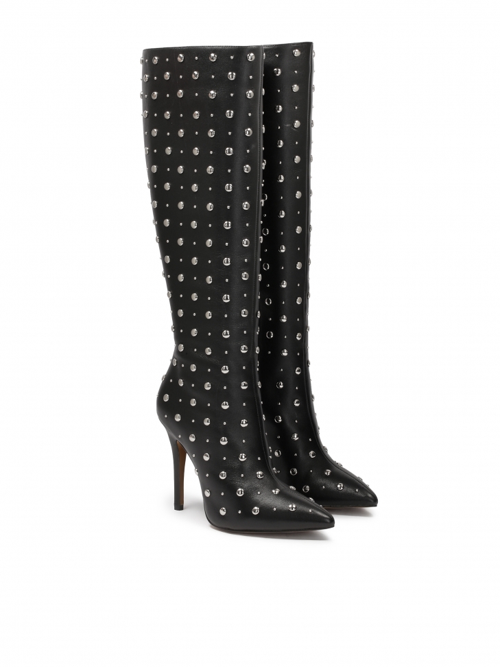 Czarne kozaki nabijane nitami