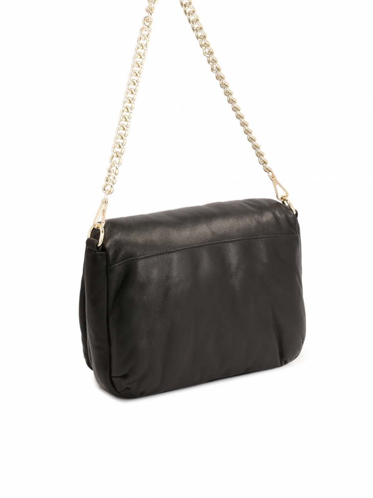 Czarna torebka z efektem volume puff