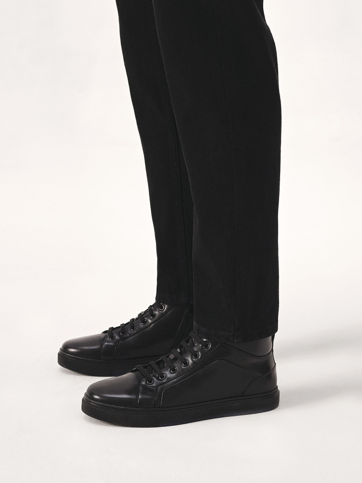 Czarne męskie sneakersy z wysoką cholewką