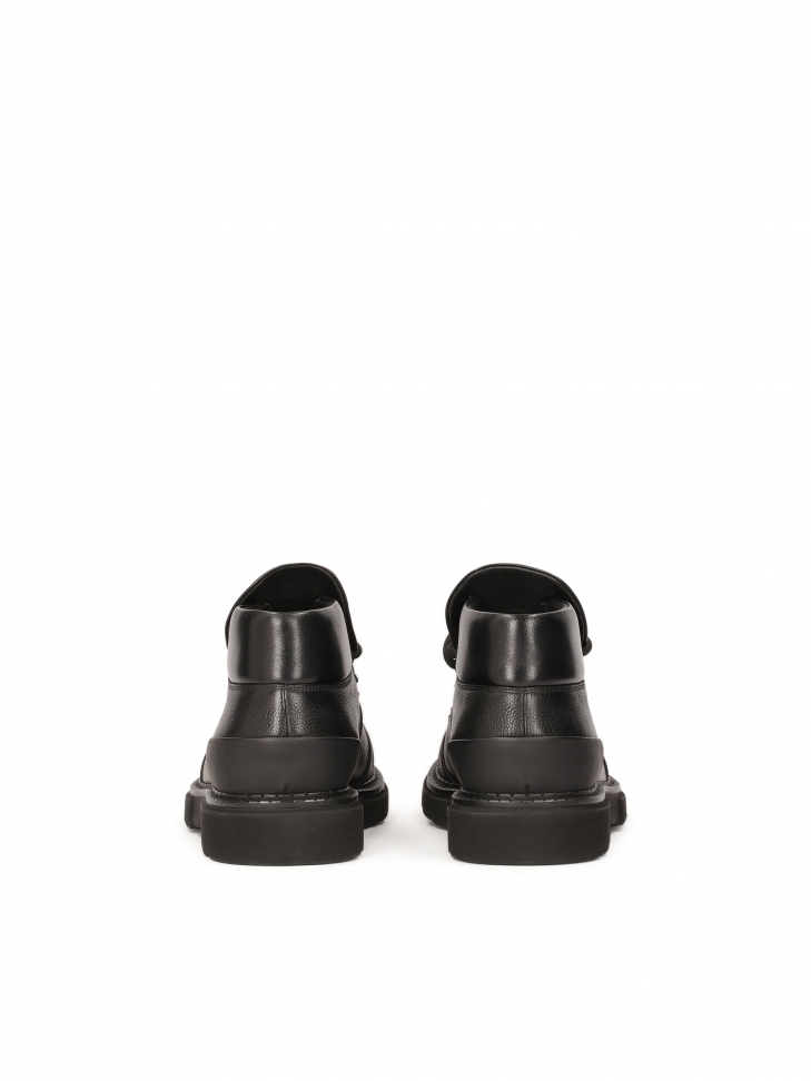 Sznurowane trzewiki z gumowymi noskami