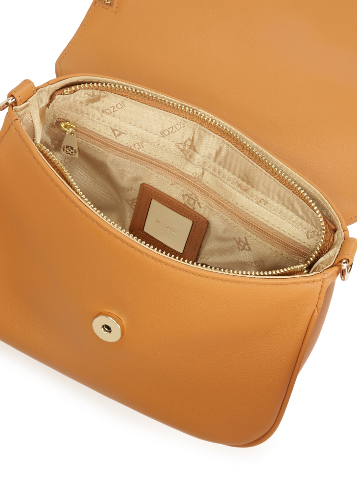 Skórzana torebka na szerokim pasku