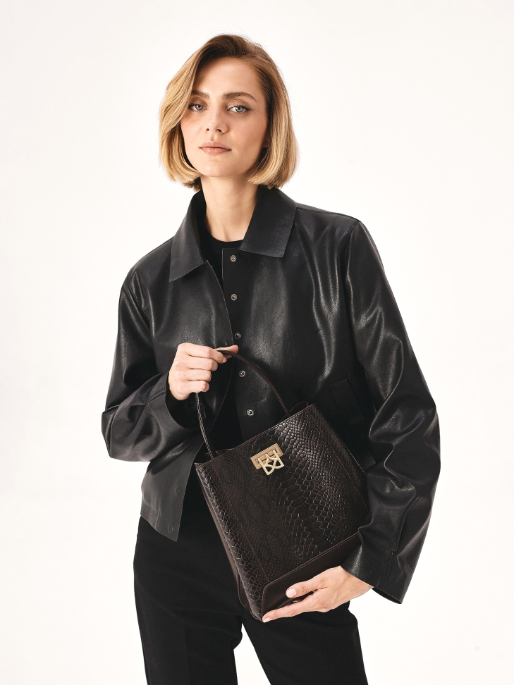 Brązowa torebka w wężowy wzór