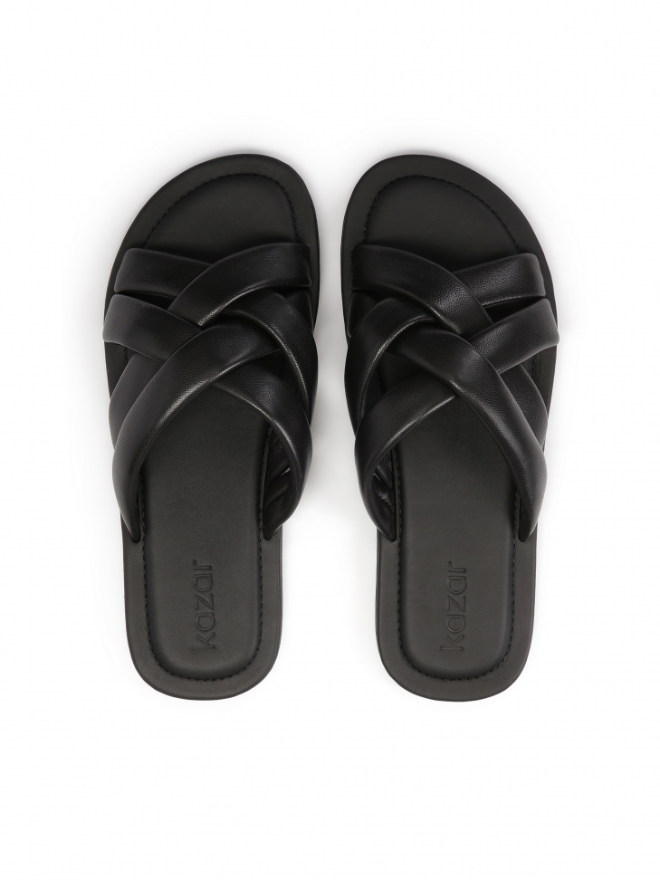 Skórzane klapki z miękkimi paskami