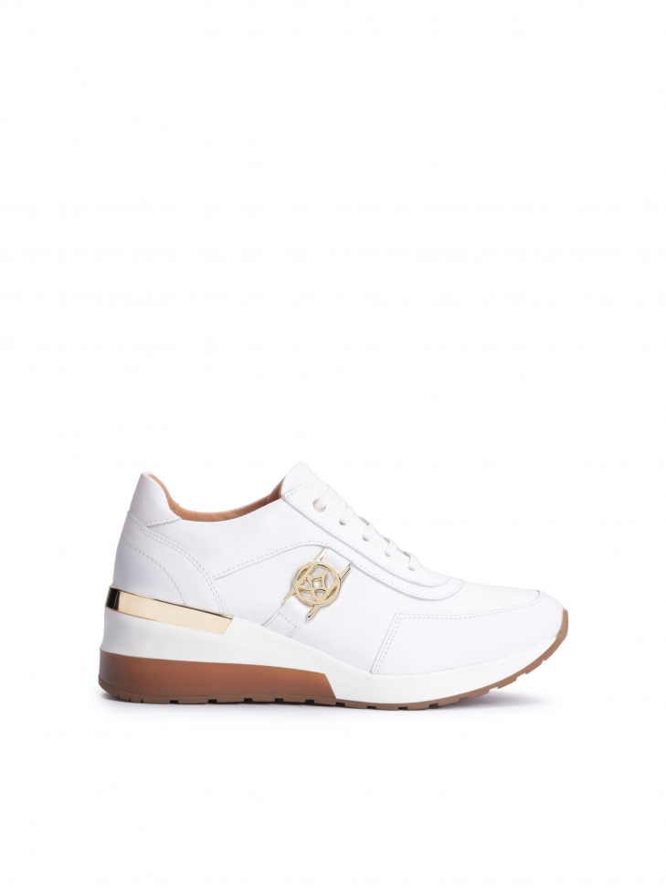 Białe skórzane sneakersy damskie na podwyższonej podeszwie