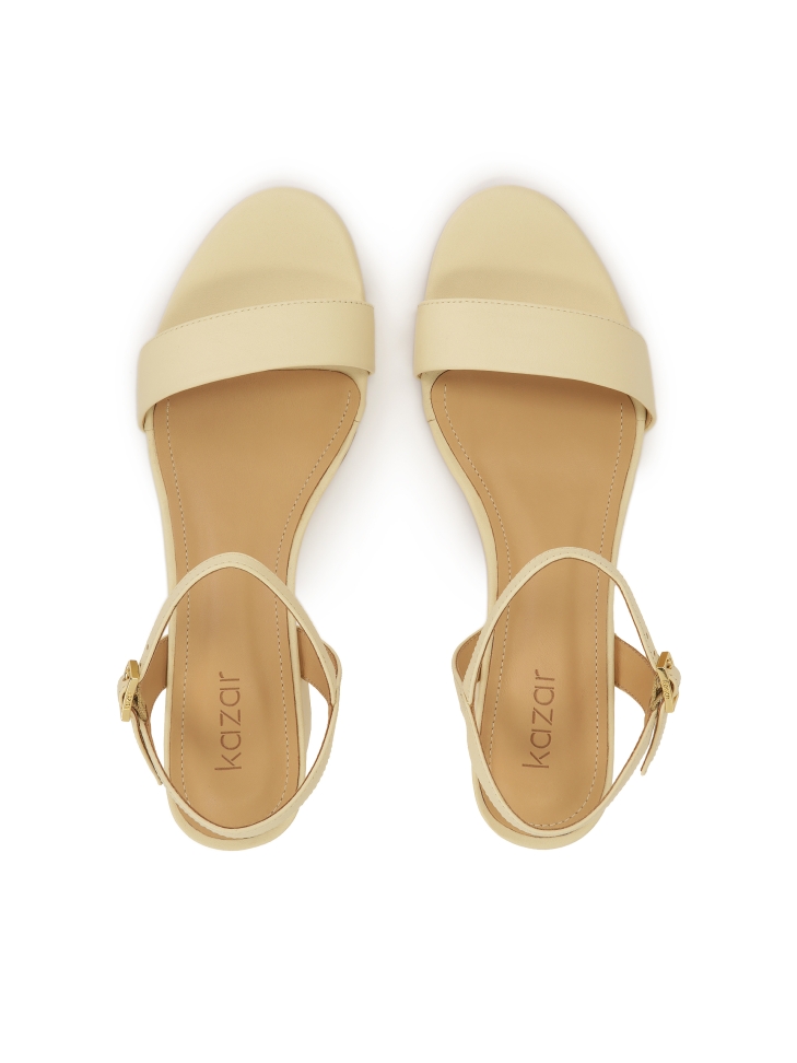 Klasyczne emowe sandały na niskim słupku