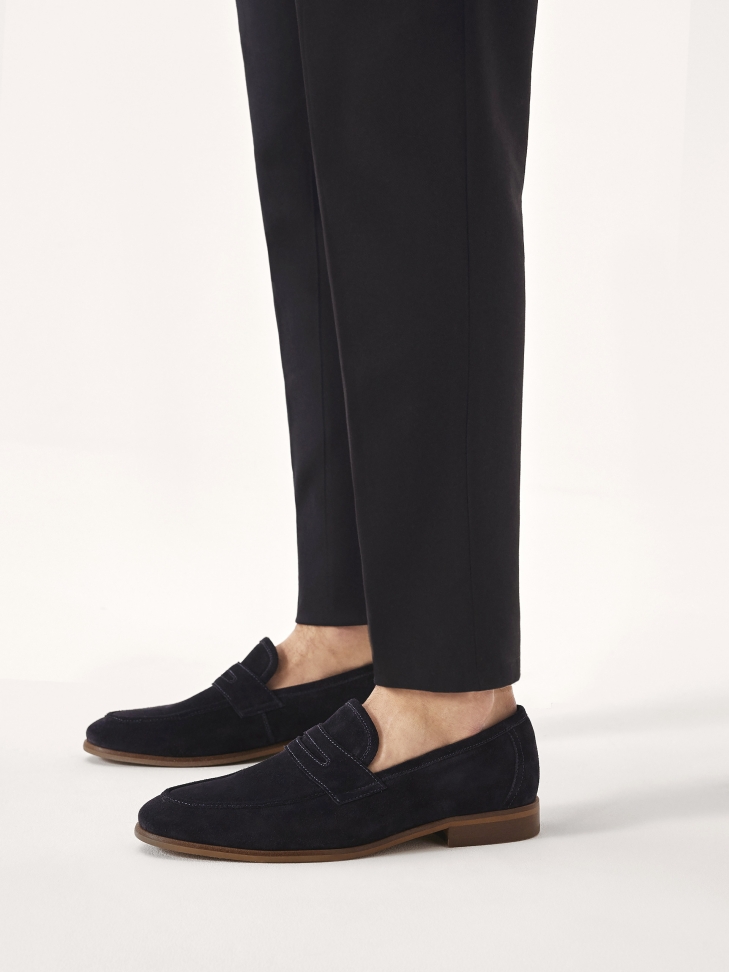 Granatowe loafersy z zamszu