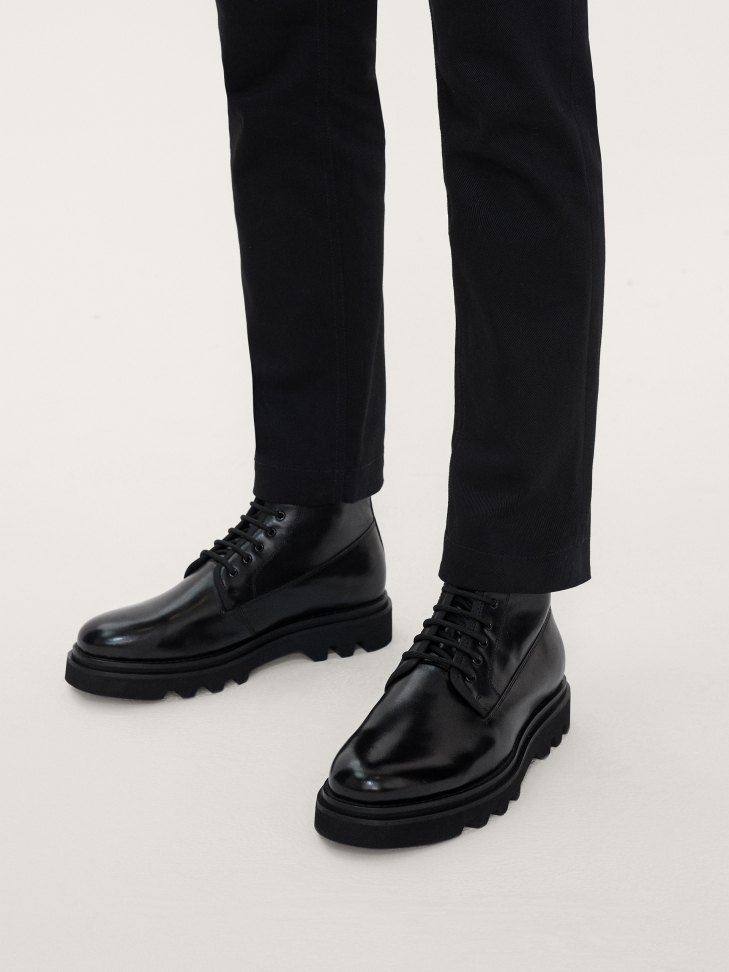 Skórzana czarne trzewiki męskie na trepowej podeszwie