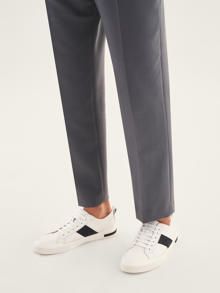 Sneakersy męskie off-white z czarnymi wstawkami