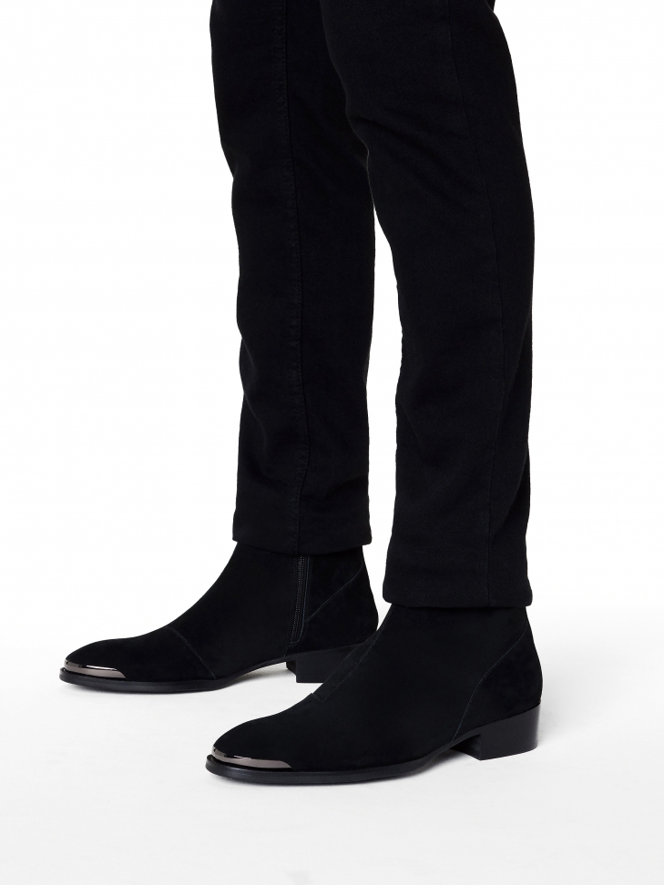 Zamszowe botki męskie z metalową wstawką na przodzie