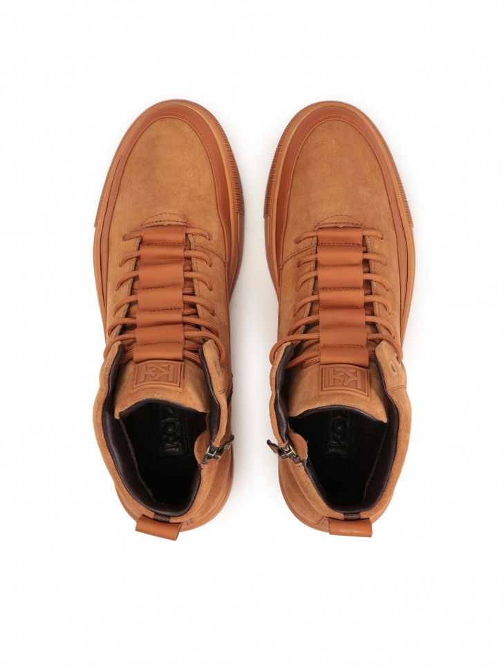 Zamszowe sneakersy z cholewką do kostki