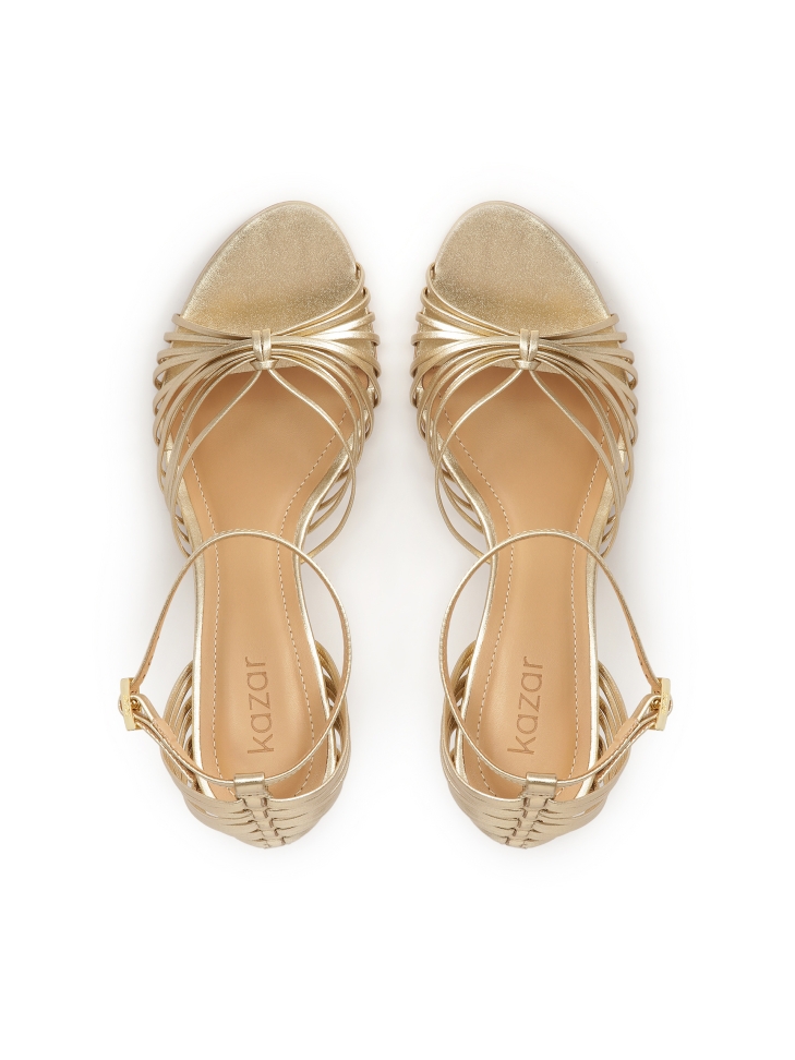 Złote sandały z cienkimi paseczkami