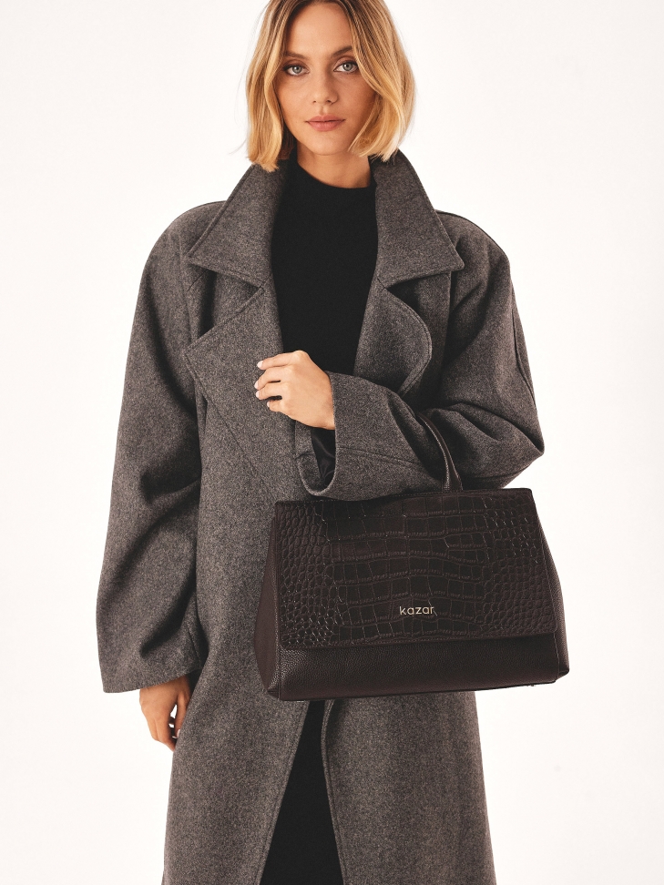 Szykowna torebka w formie kuferka z rączkami