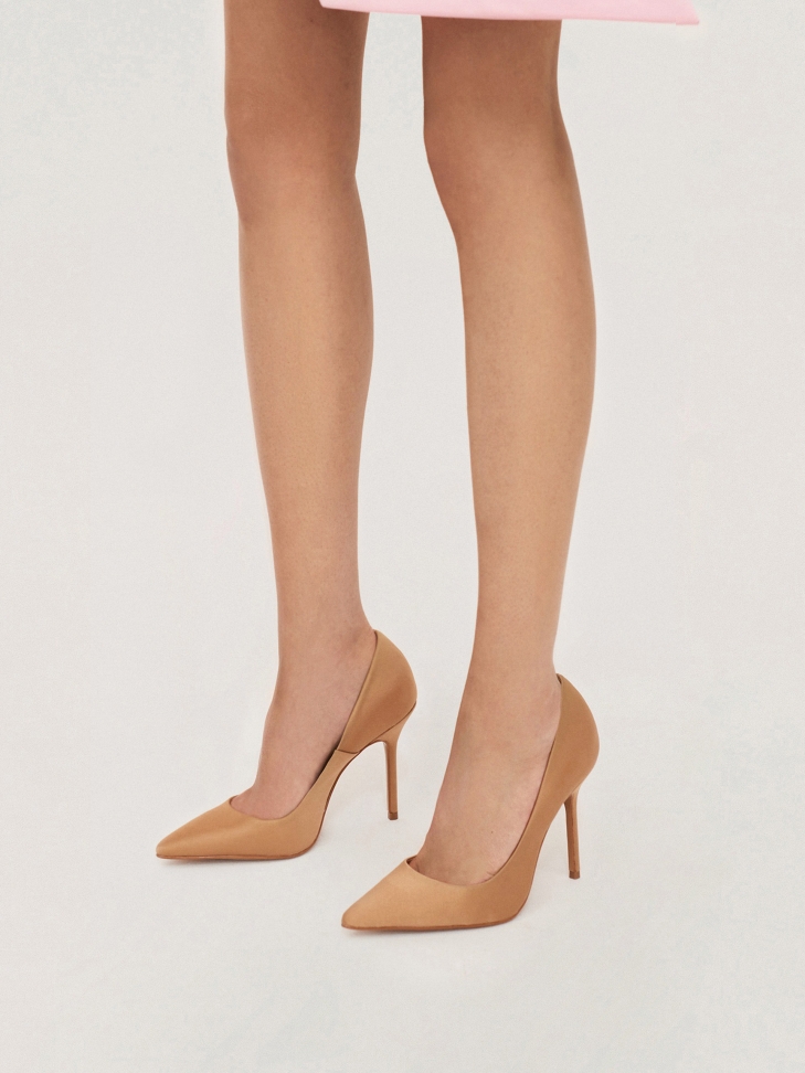 Brązowe czółenka z wysokiej jakości tkaniny