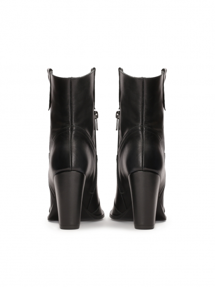 Skórzane czarne kowbojki na obcasie
