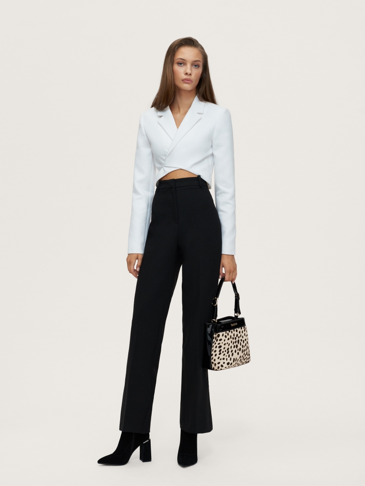 Zamszowe botki na słupku z metalową wstawką