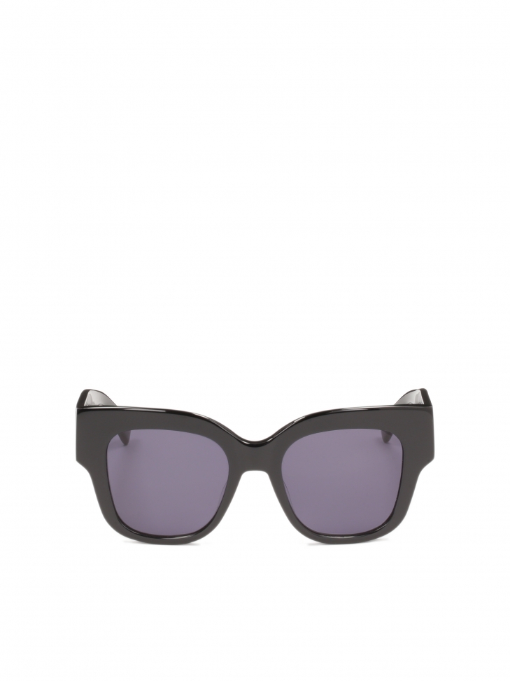 Czarne okulary przeciwsłoneczne z monogramami