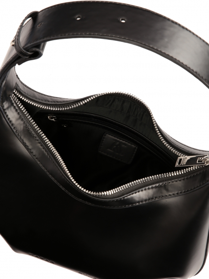 Mała czarna torebka do ręki