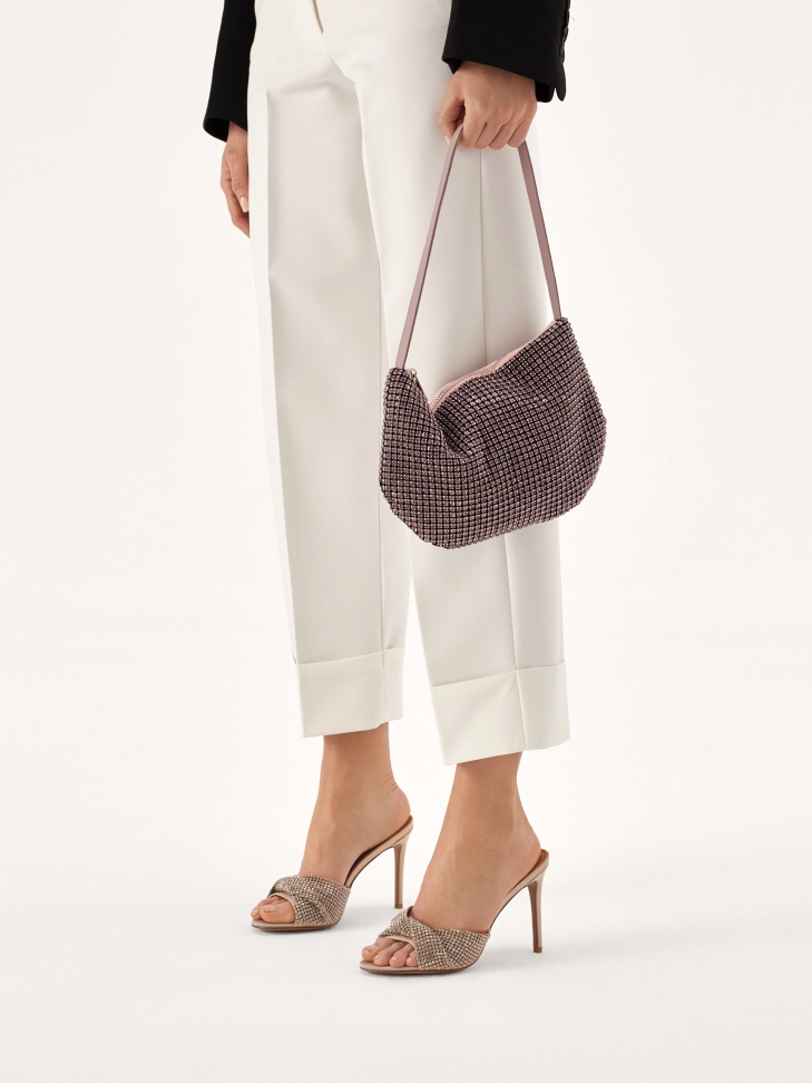 Zdobiona błyszczącymi cyrkoniami torebka