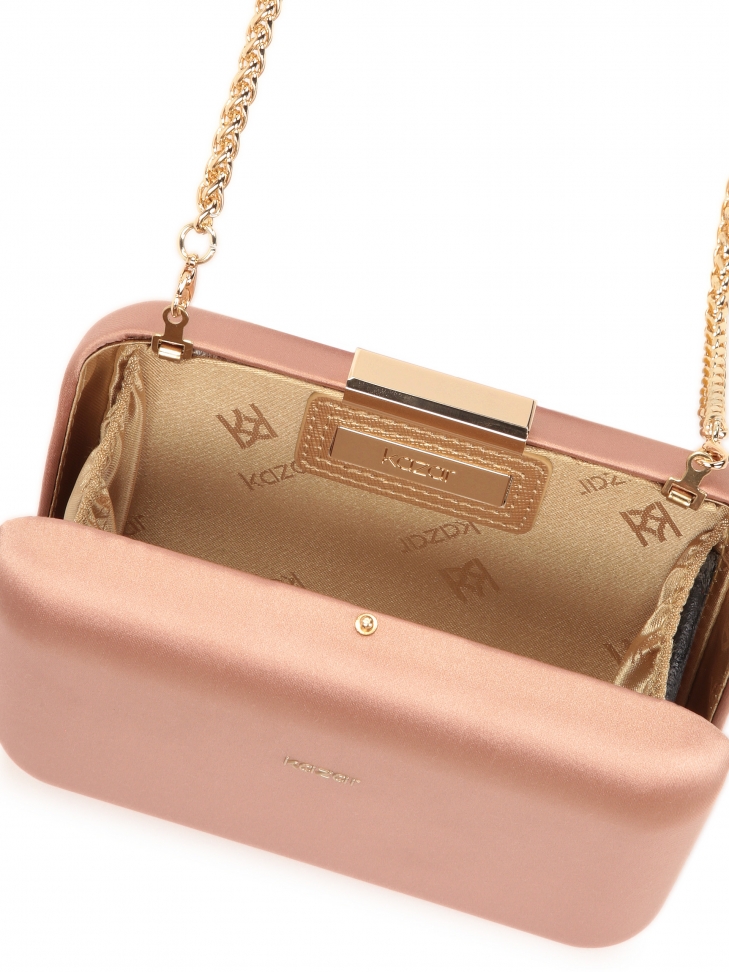 Wizytowa kopertówka do ręki z odpinanym łańcuszkiem