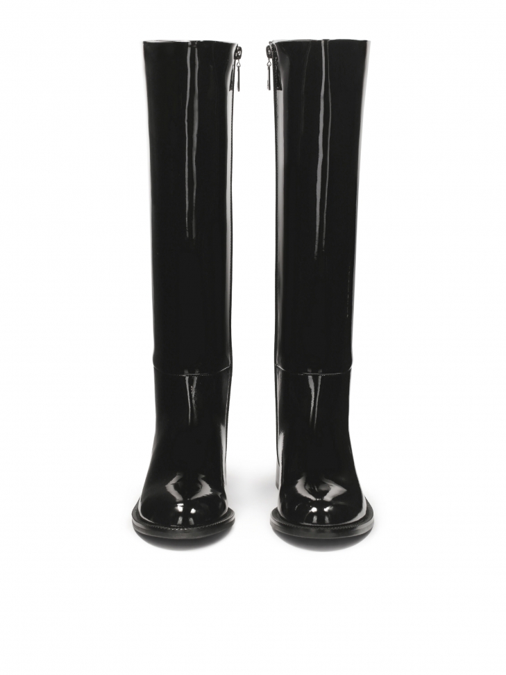 Lakierowane czarne oficerki z ociepleniem