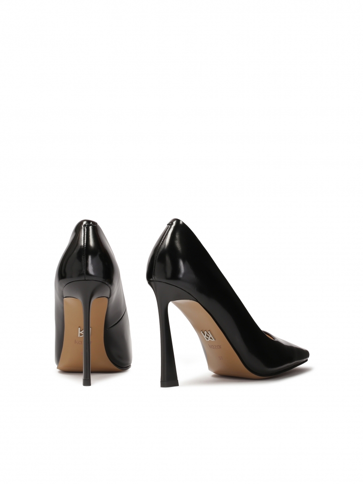 Czarne czółenka na rozszerzanym obcasie