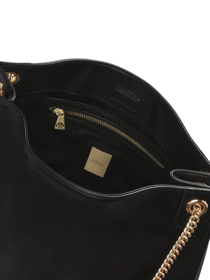 Duża prosta torebka z łańcuchami na ramię