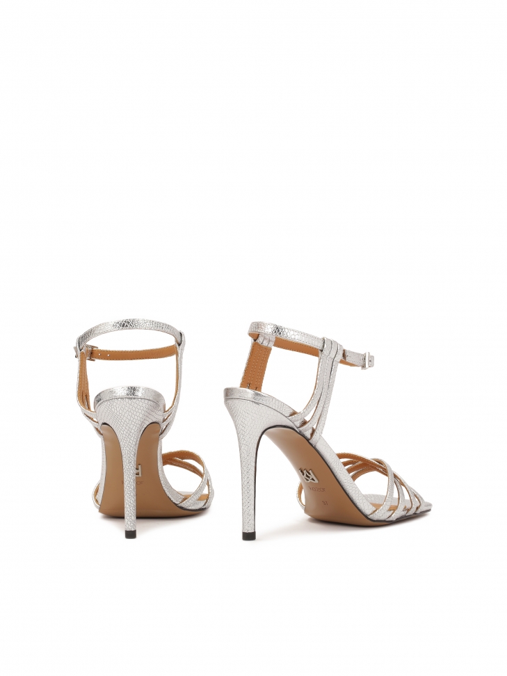 Srebrne sandały na szpilce z tłoczonej skóry