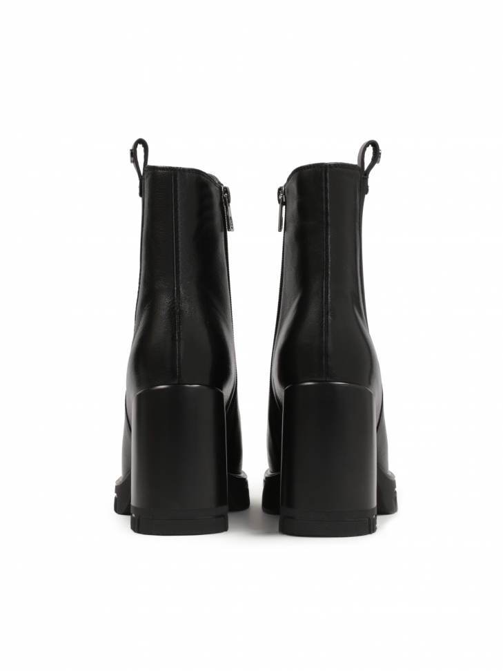 Czarne wysokie botki ze skóry z suwakiem i elastyczną wstawką