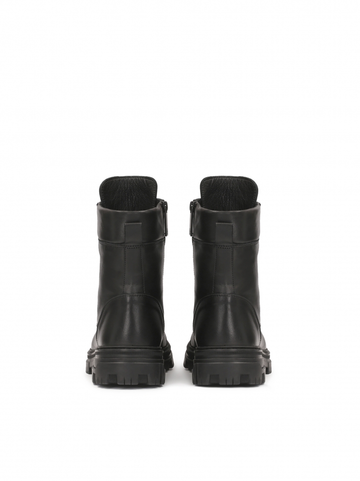 Wysokie trzewiki męskie na trepowej podeszwie