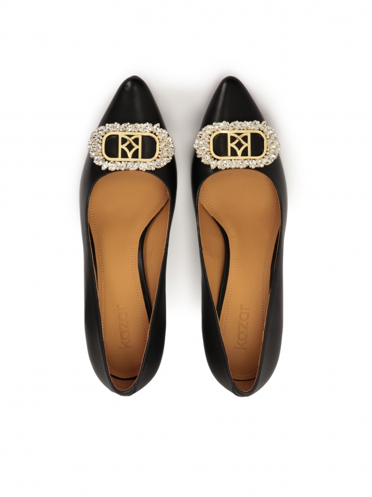 Zdobione skórzane czółenka z cyrkoniami